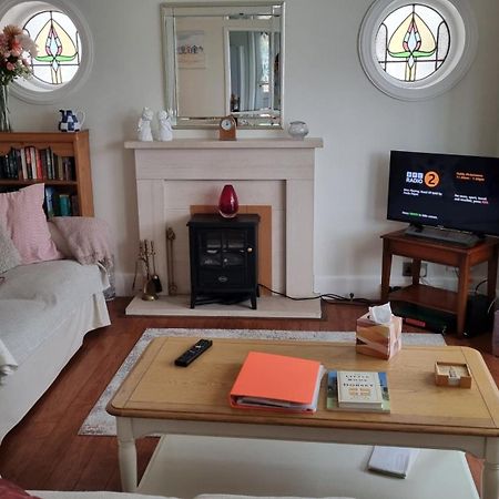 Cosy Bournemouth Bungalow Ферндаун Экстерьер фото