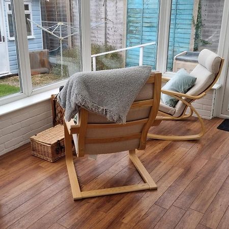 Cosy Bournemouth Bungalow Ферндаун Экстерьер фото